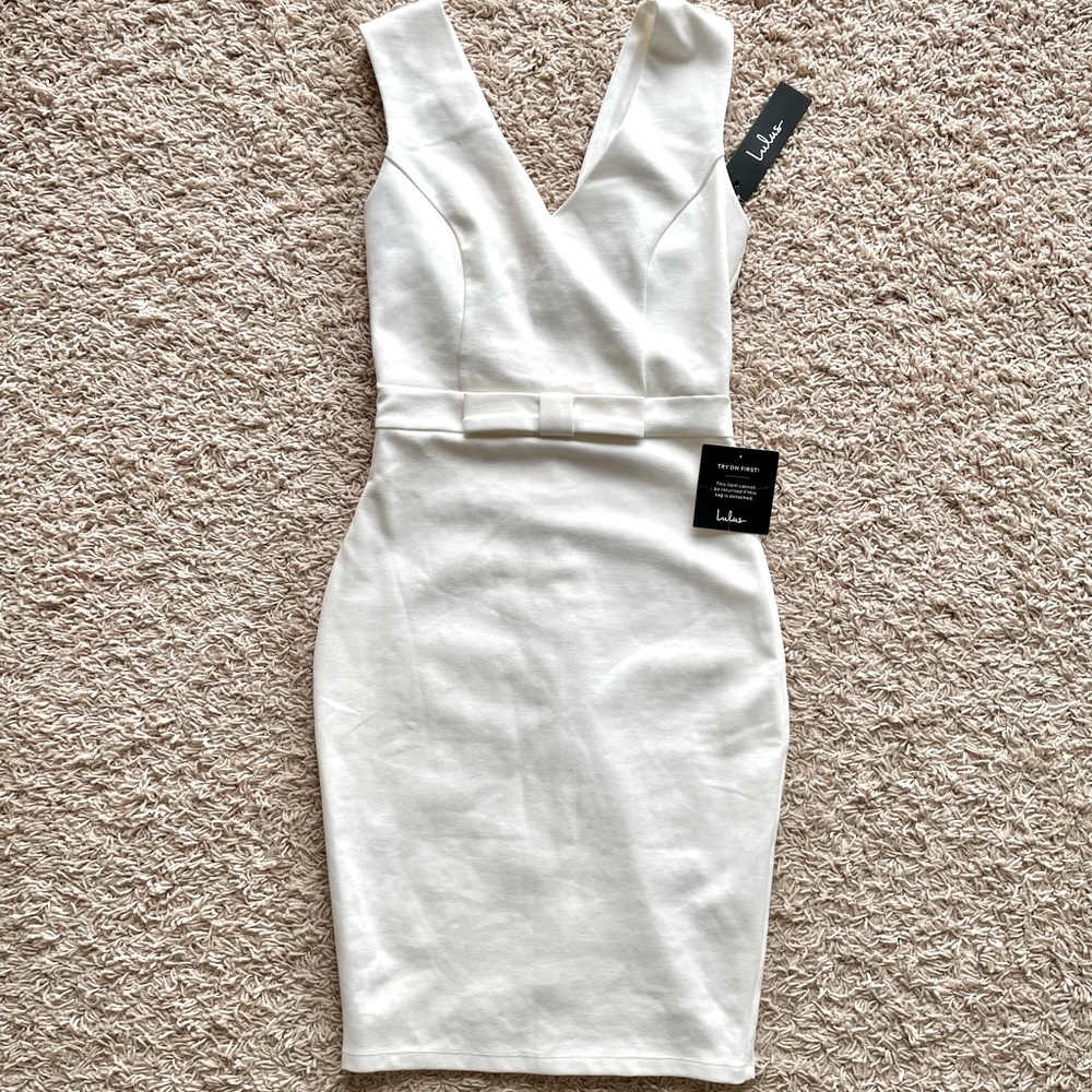 *NWT* White sleeveless bodycon dress